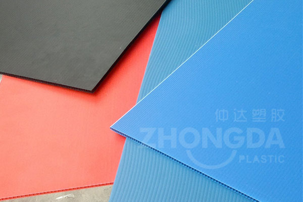 防靜電中空板的特點(diǎn)及優(yōu)勢(shì)是什么？